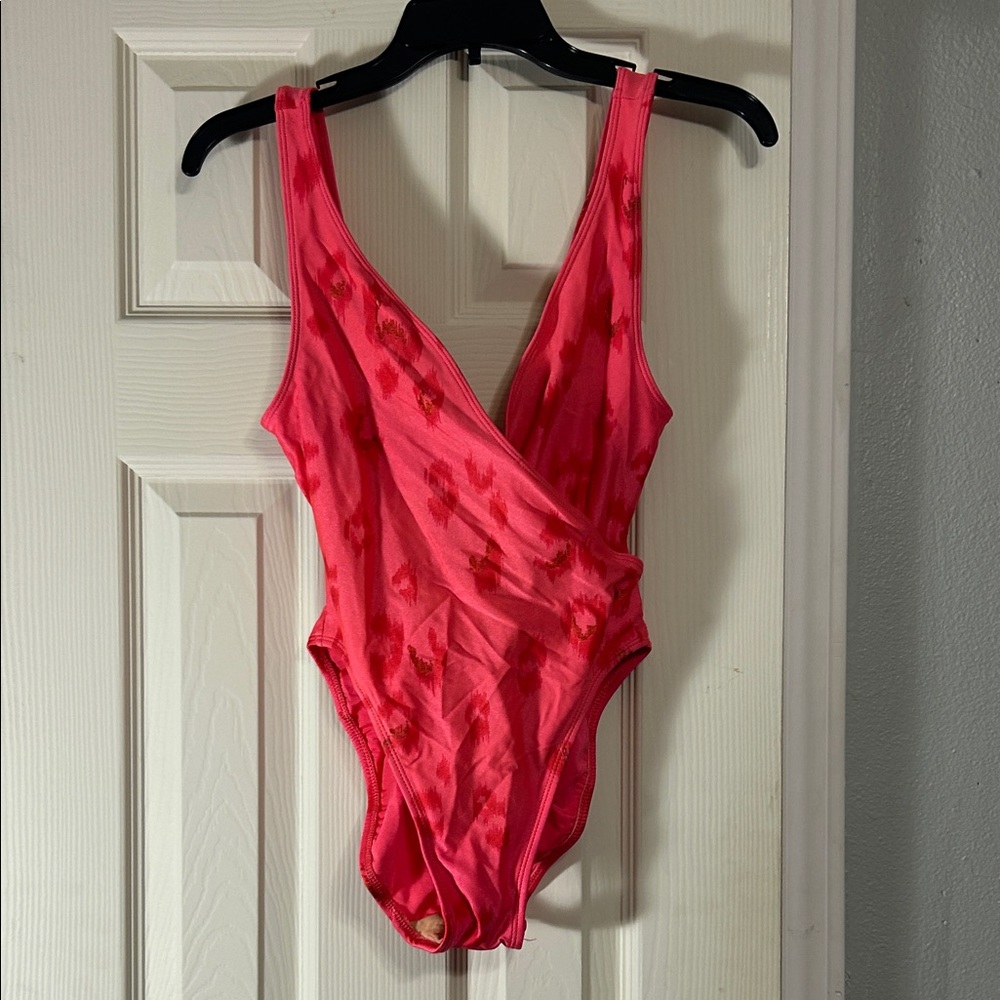 💸30%Off2🛒 La Blanca pink crisscross swimsuit